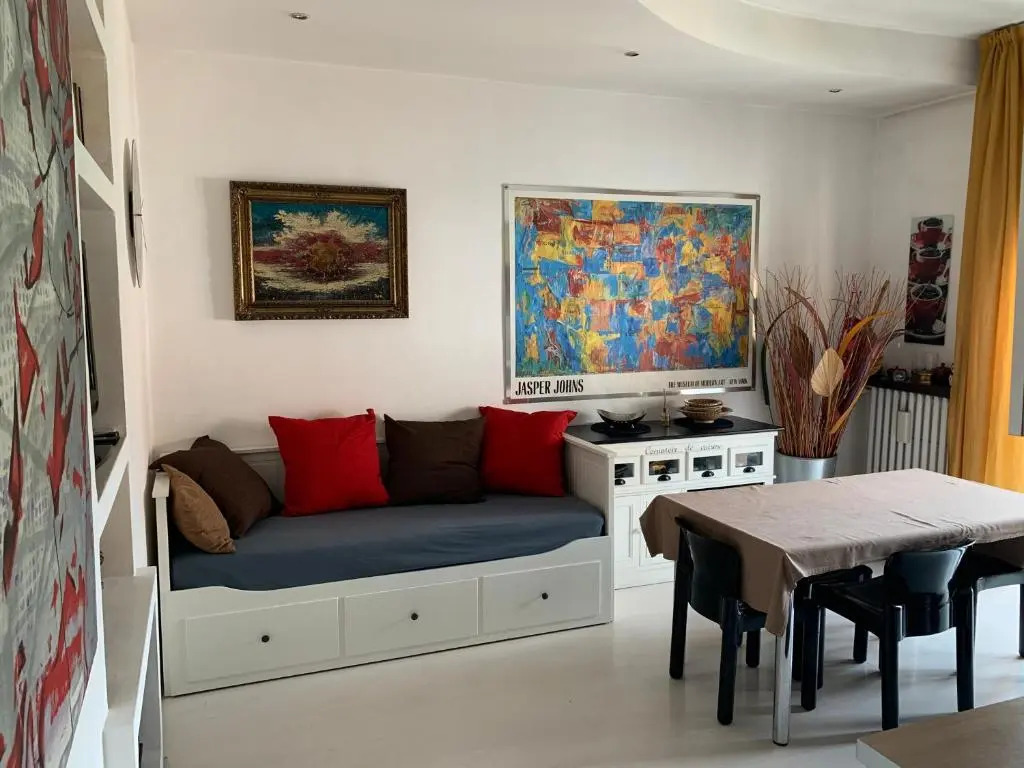 Expo Suite In Town