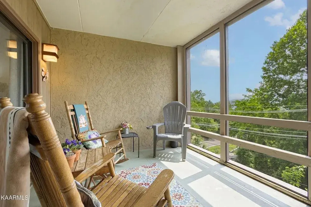 5 Star 3 bd 3ba Serenity Views w Pool Fireplace
