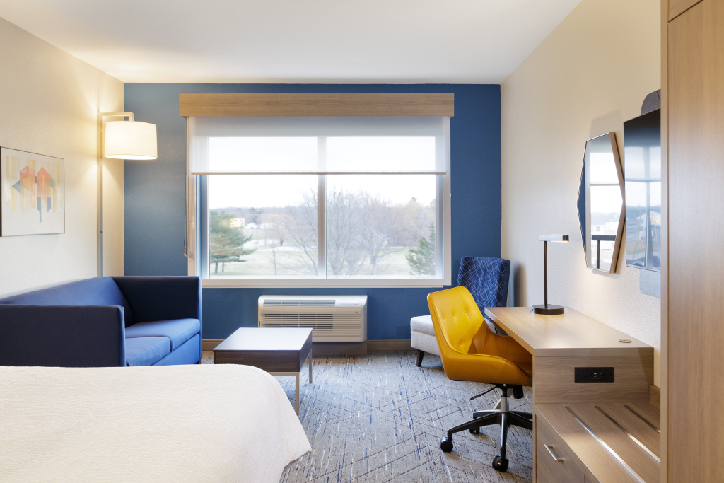 Holiday Inn Express & Suites Brady by IHG