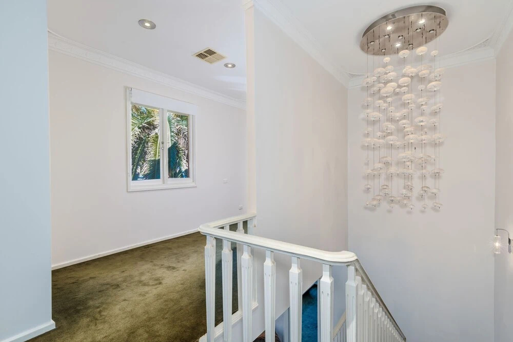 Spacious 4 Bedroom House The Hill