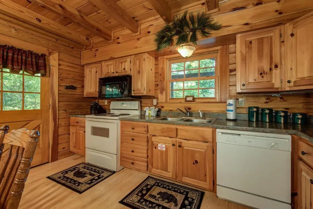 Return To Me, 3 Bedrooms, Sleeps 9, Pool Table, Hot Tub, Gas Fireplace