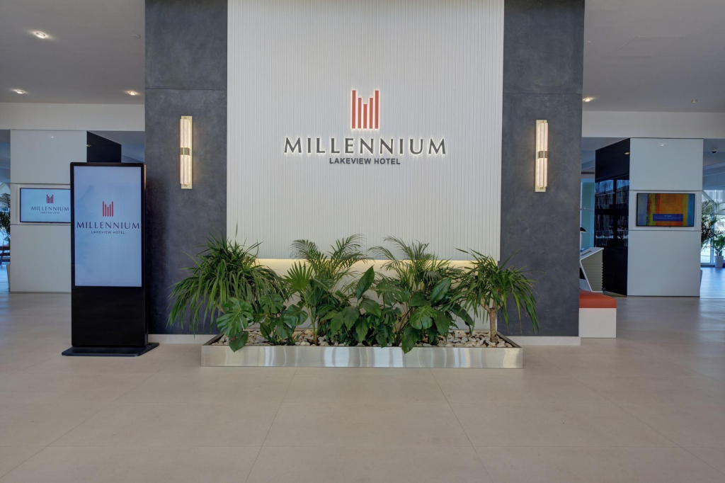 Отель Millennium Lakeview
