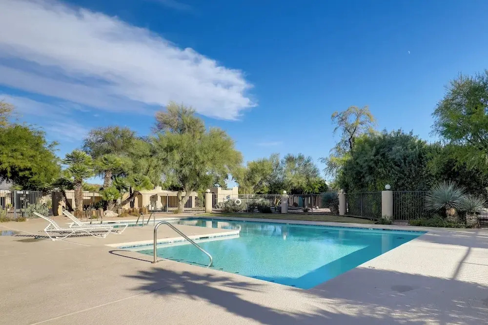 Sunny Tucson Townhome w/ Patio & Mountain Views!