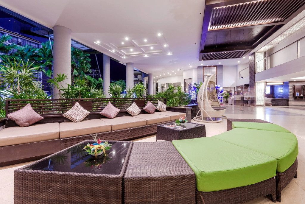 Deevana Plaza Phuket Patong
