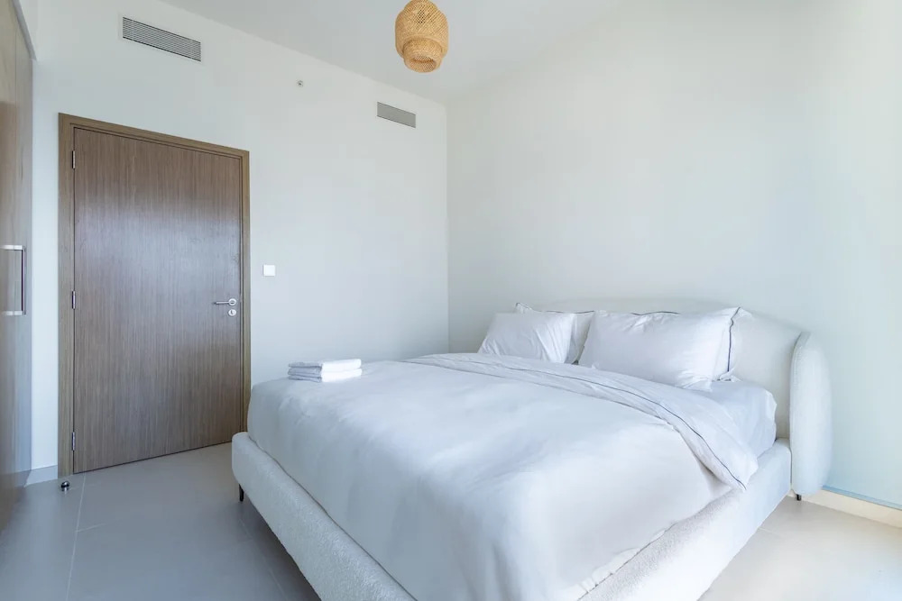 SuperHost - Sleek 2BR Burj Royale Apt Close to Burj Khalifa