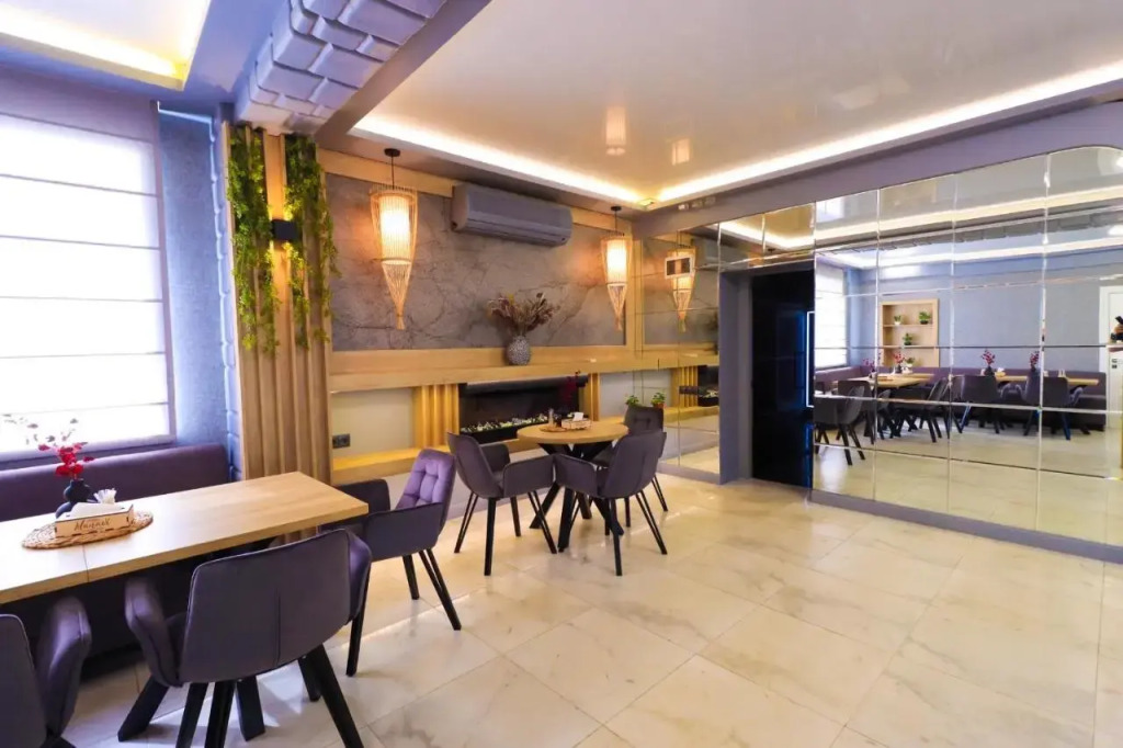 Altin Palace