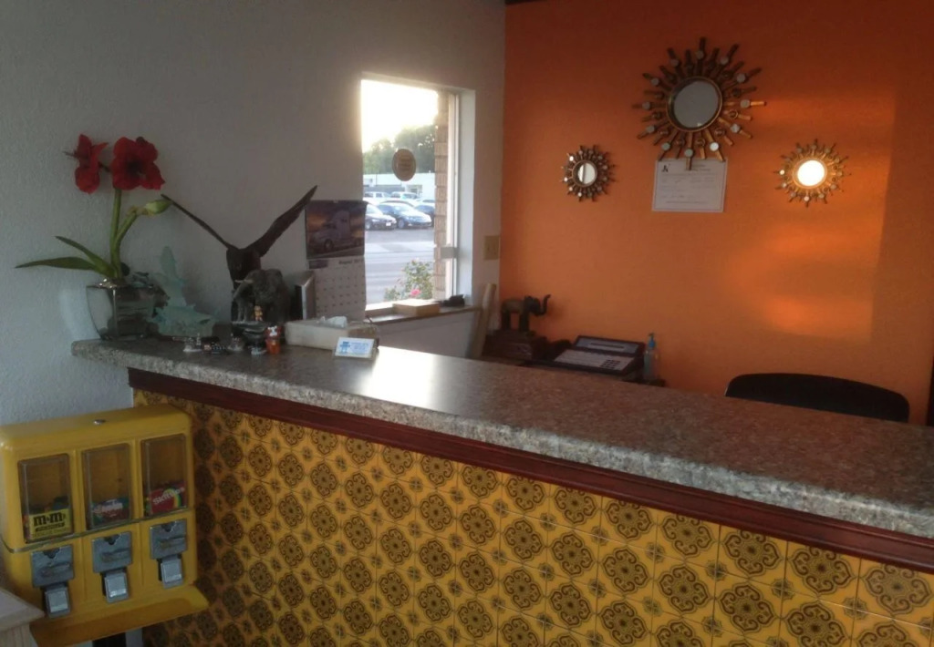 Economy Motel