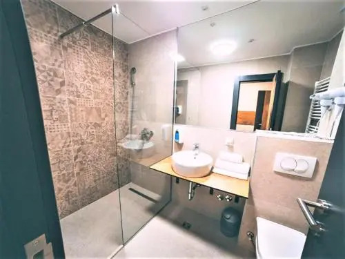 Orange Hotel