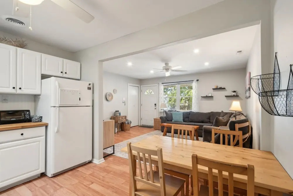 2BR Cape May Retreat - Yard, Beach & Parking