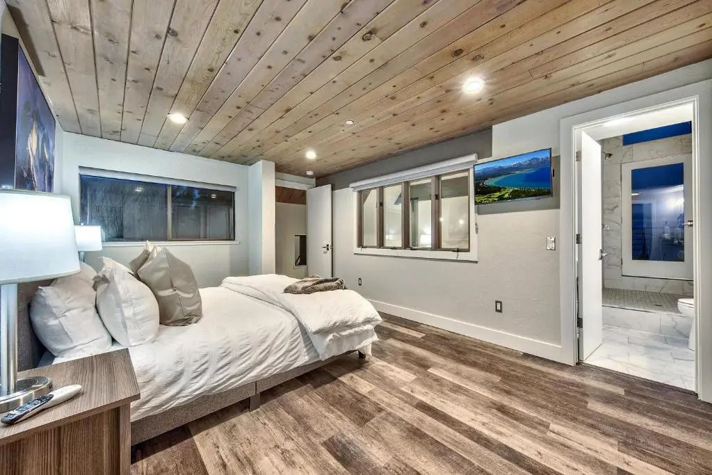 LUXE 4 Blue Diamond Lake Tahoe Lodge