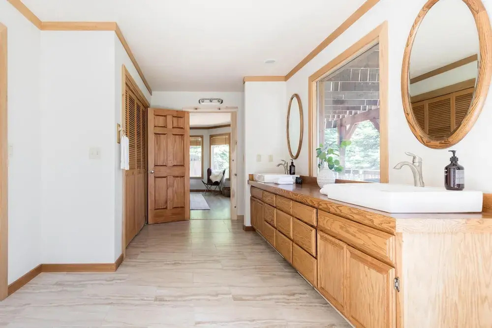 Wildwood by AvantStay   Cabin w/ 3 Decks, Ping Pong, Fire Pits, & Outdoor Grill