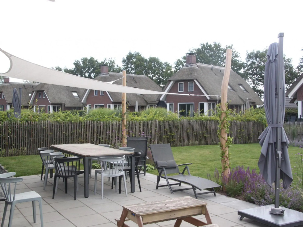 Villa in Friesland with Jetty and Fenced Garden