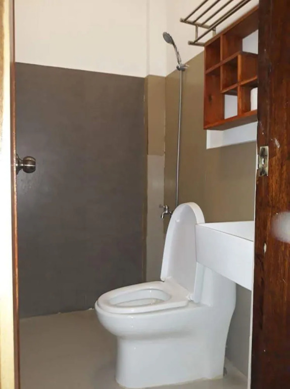 Queen Elena Hotel - Hostel