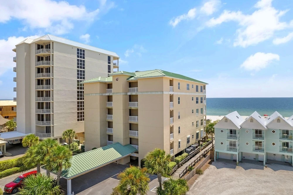 Riviera Dunes 201