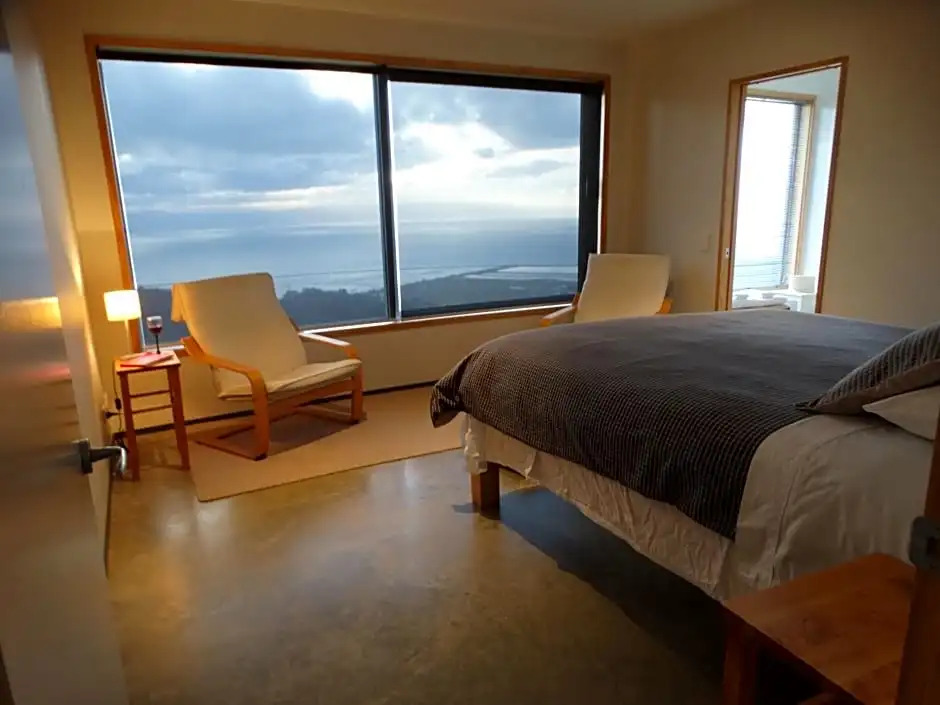 Big Sky Nelson Luxury Eco B&B