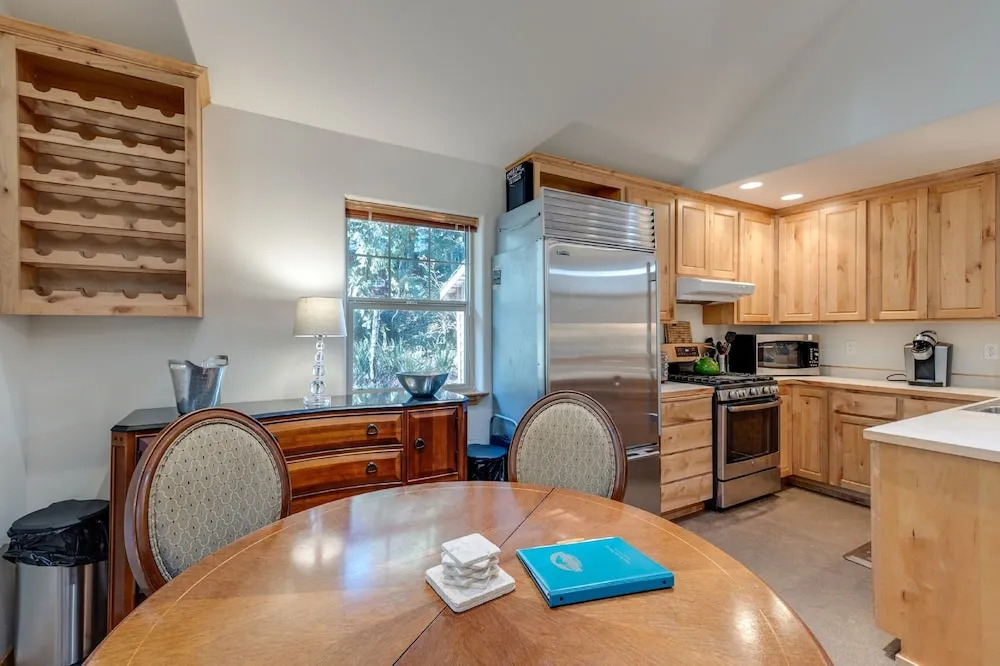 61MBR - Hot Tub - Wi-Fi - Pets Ok - Sleeps 6