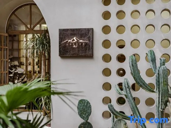 Lanshan Zhidian  Designer Aesthetic Homestay