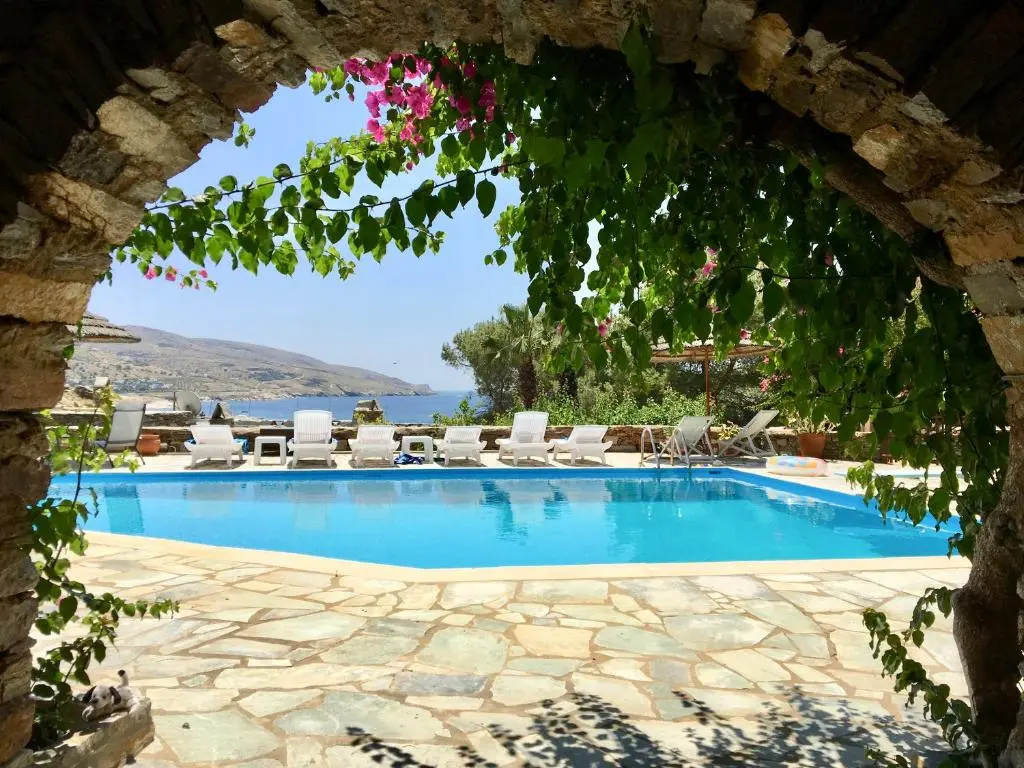 Villa Tereza, 2' walk from Koundouros beach and gorgeous pool!