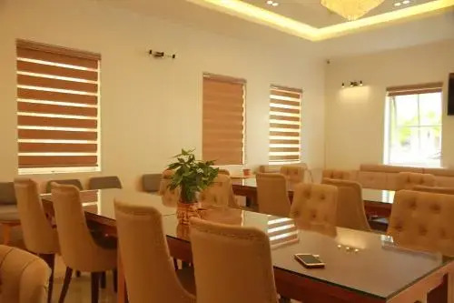 Khách sạn Hải Quân - The Marine Hotel