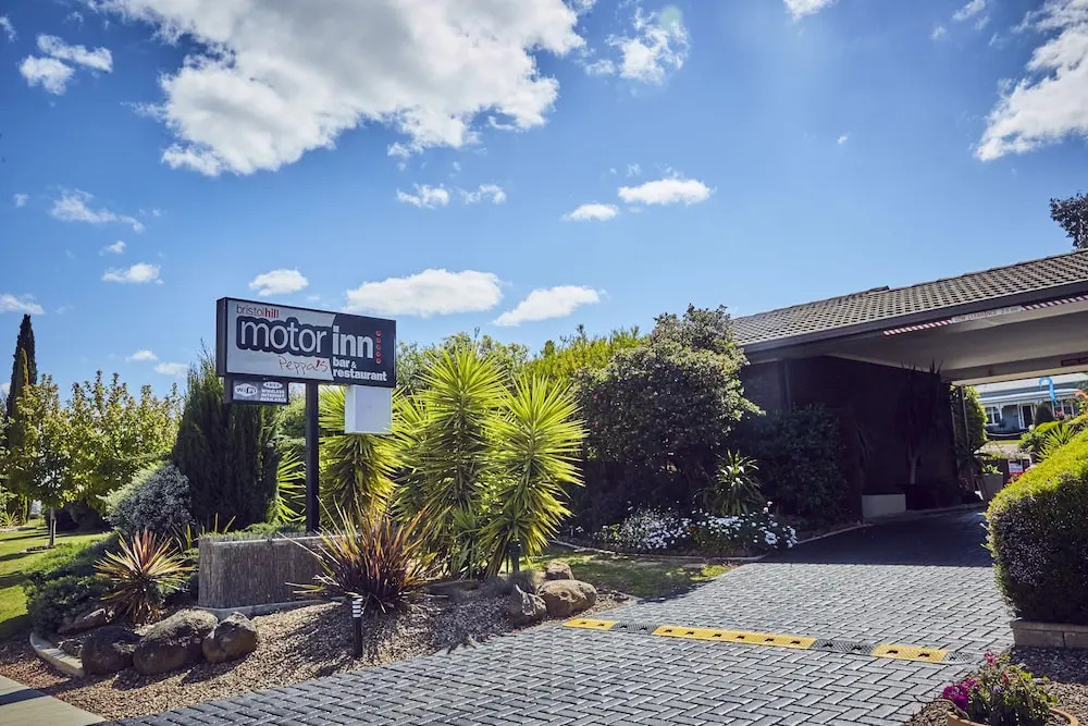 Bristol Hill Motor Inn