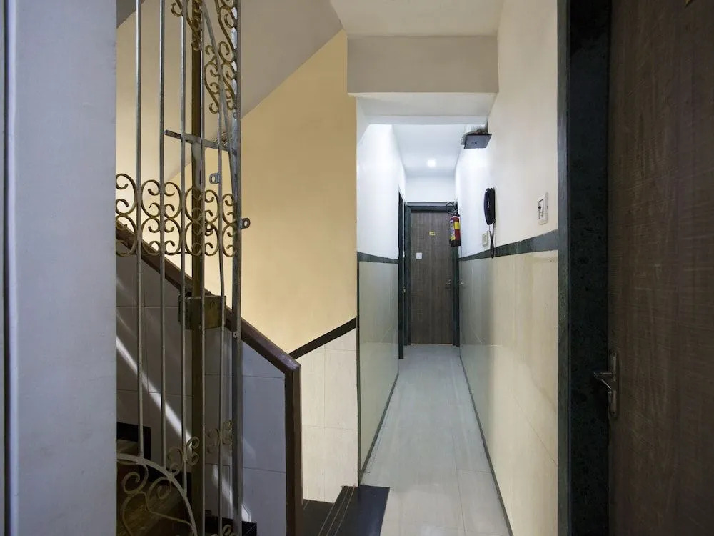 OYO 27994 Hotel Royal Comfort