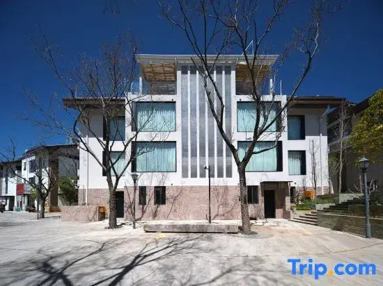 Lanxue   shiny Shanshan Chilai · Snow Mountain View Resort