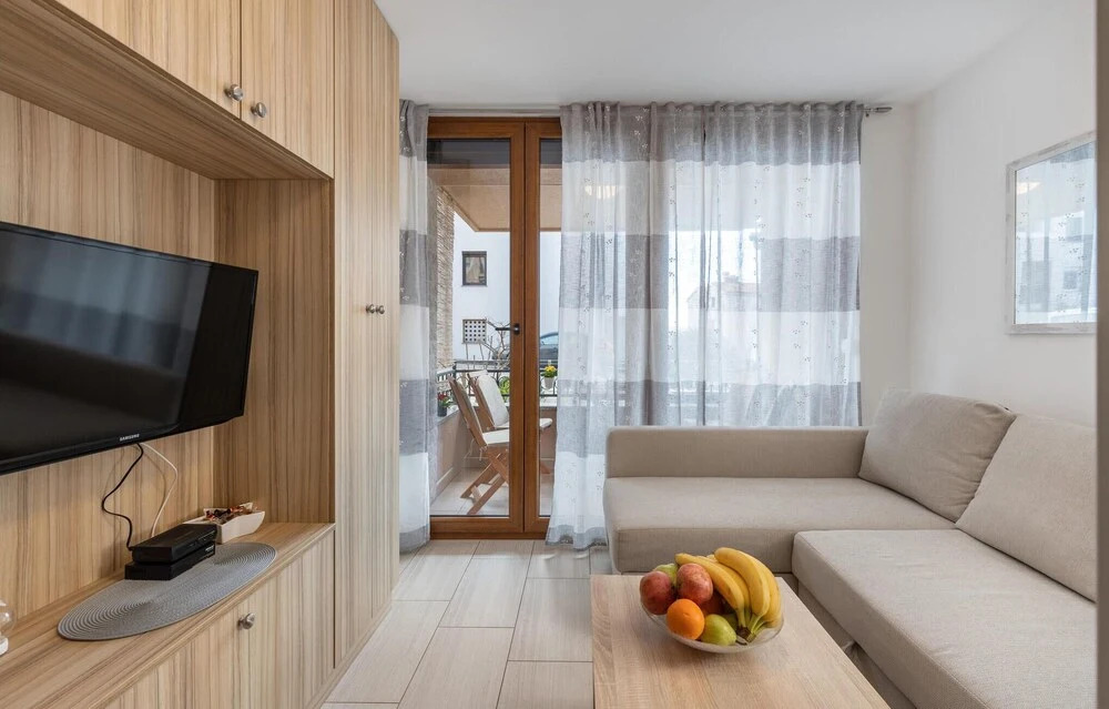 Beautiful Apartment in Crikvenica With Wifi