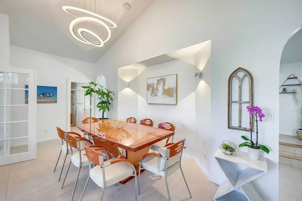Modern Naples Oasis w/ Saltwater Pool & Jacuzzi!