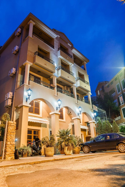 Central Hotel & Restaurant