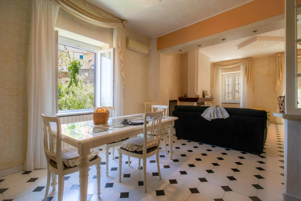 Three-room apartment with sunrise view from the sea-Mare In Vista