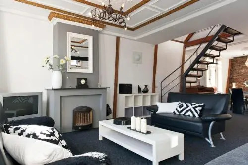 Canal Holiday Apartment