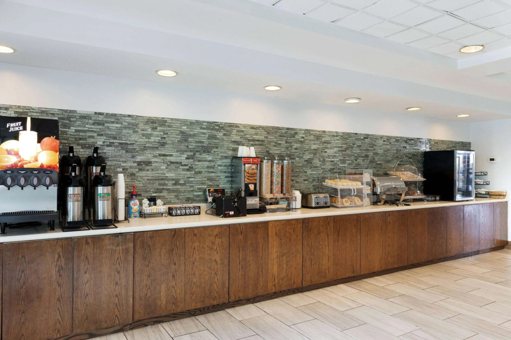 La Quinta by Wyndham Omaha Airport Downtown