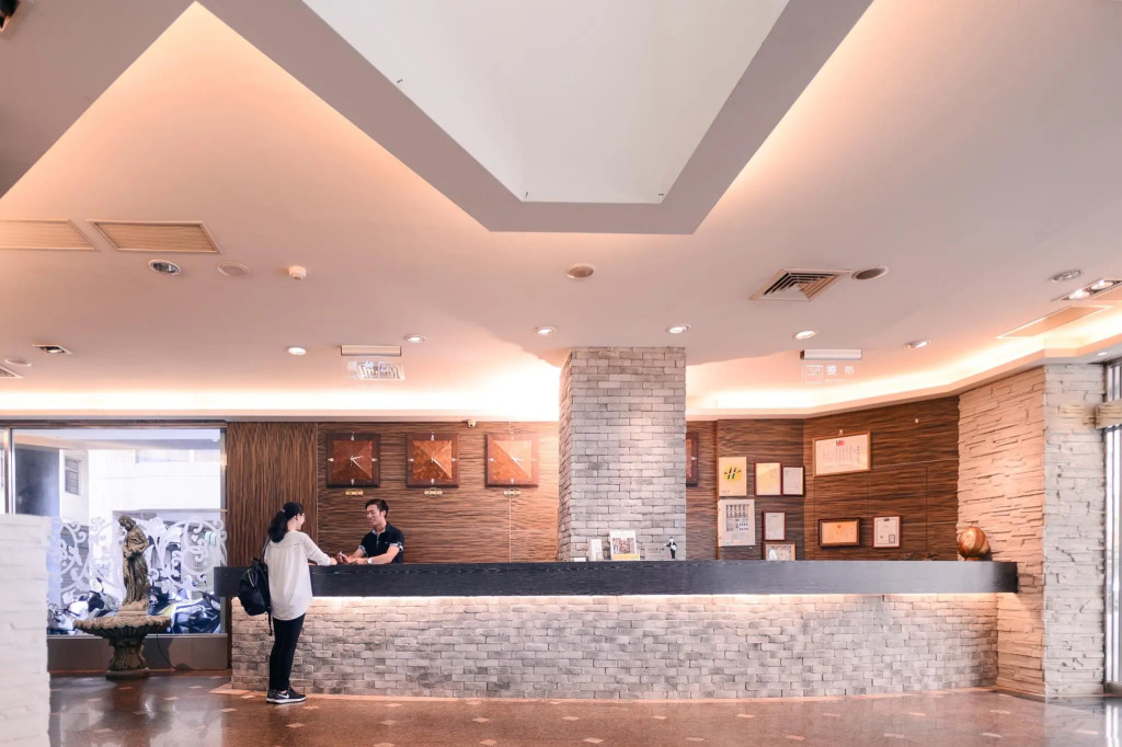 Waugh Den Business Hotel