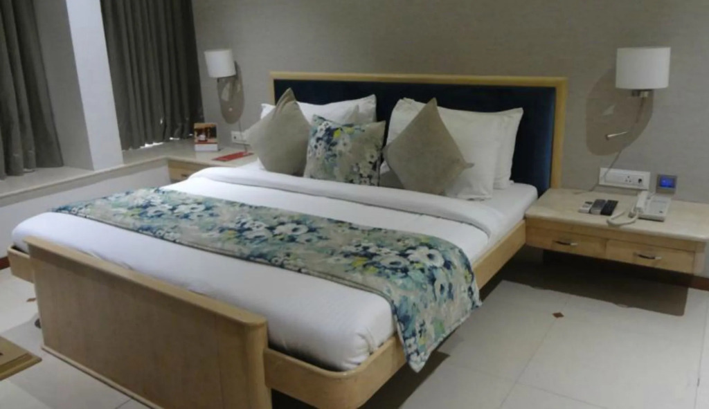 Hotel Suncity Apollo - Gateway Of India