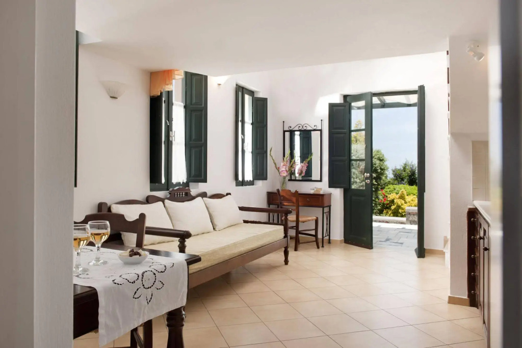 Anthonas Apartments