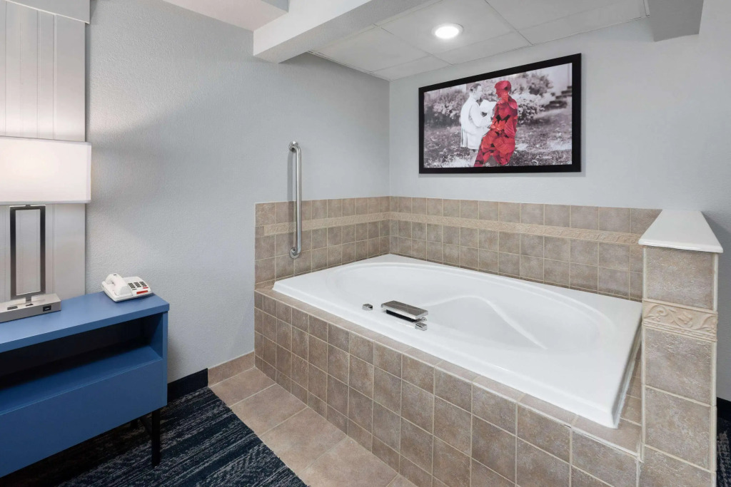 AmericInn by Wyndham Wabasha