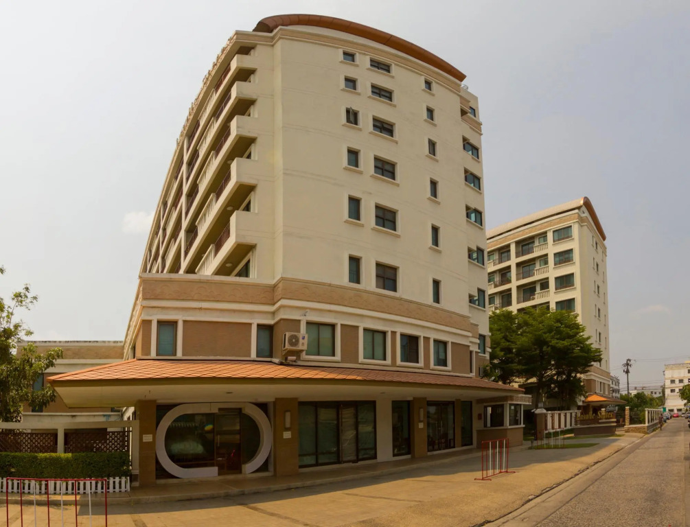 Lasalle Suites Hotel & Residence
