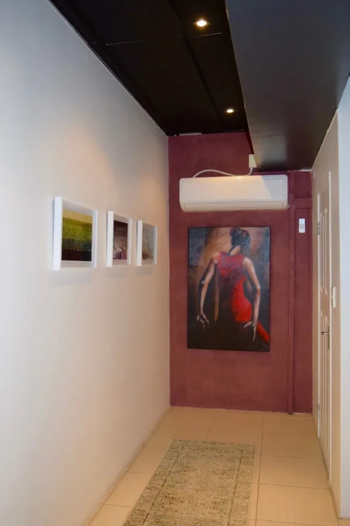 Modern 3 Bedroom Apartment in Central Cape Town