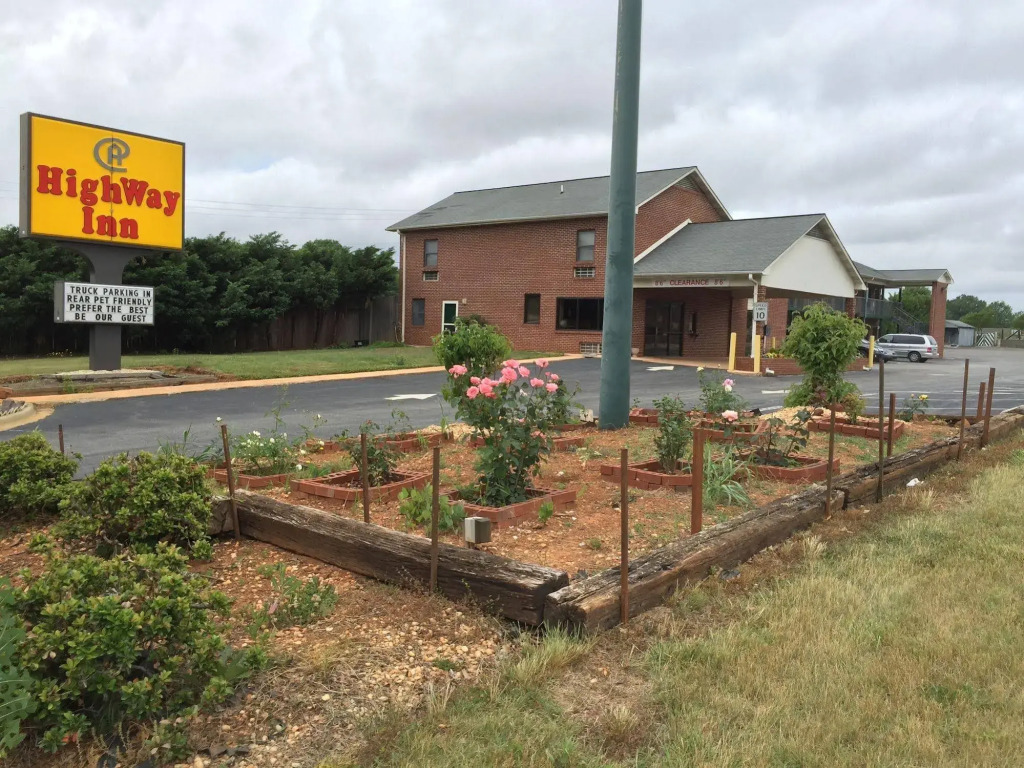 HighWay Inn