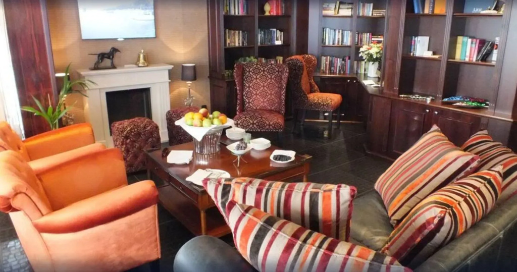 Crossgates Hotelship 4 Star - Osthafen - Frankfurt