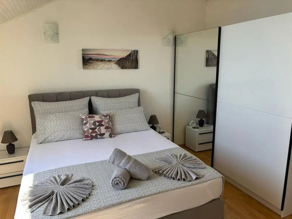 Indys Beach Apartments