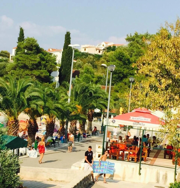Charming 2-bed Apartment in Necujam