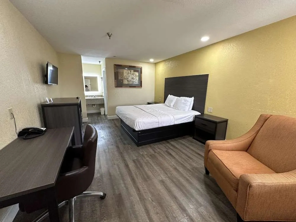Comfort Inn Brookhollow