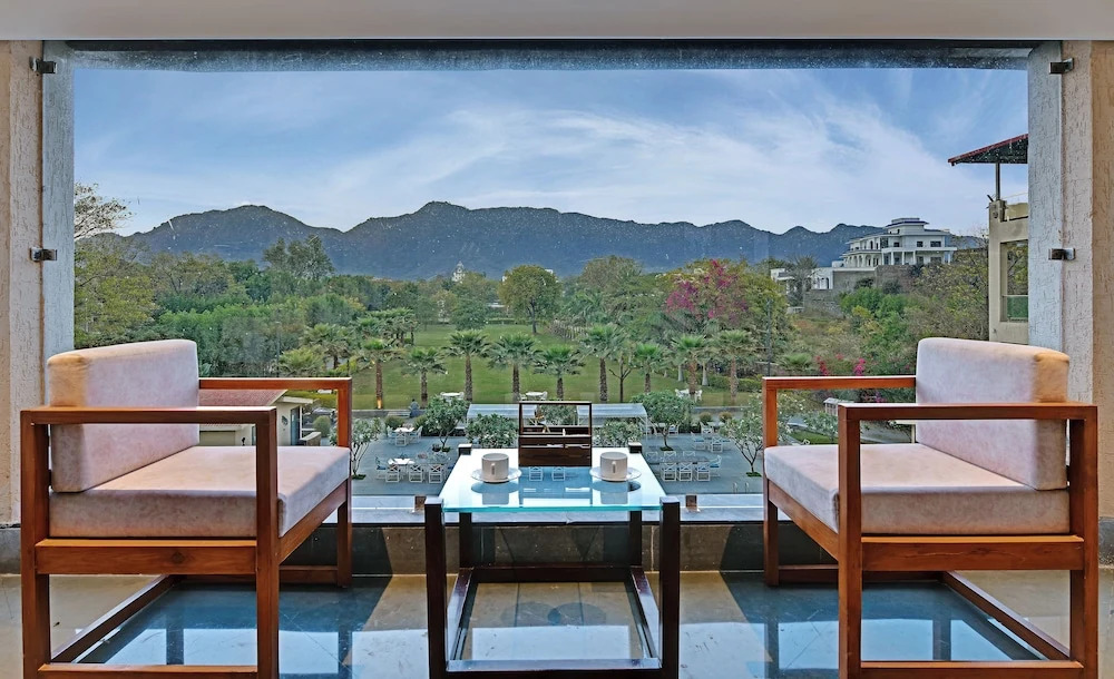 Villa Le Palm - Luxury Resort Near Fateh Sagar Lake (3 KM) Udaipur