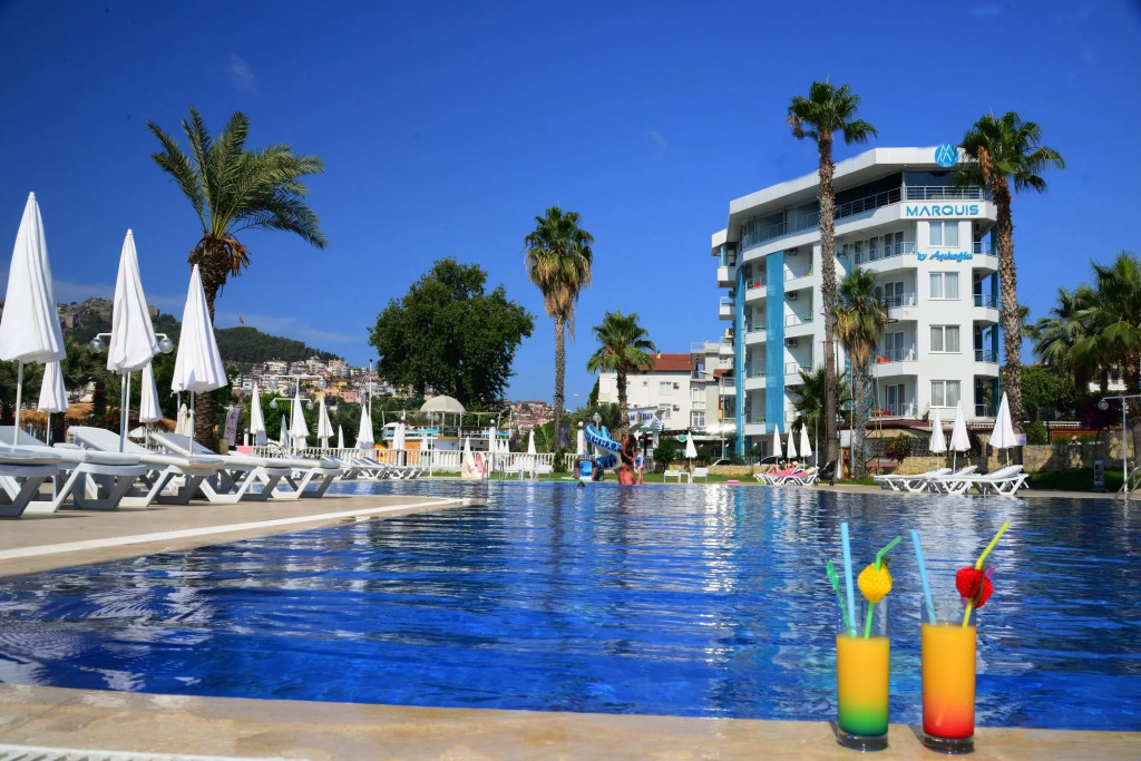 DeMANOR HOTEL ADULT ONLY