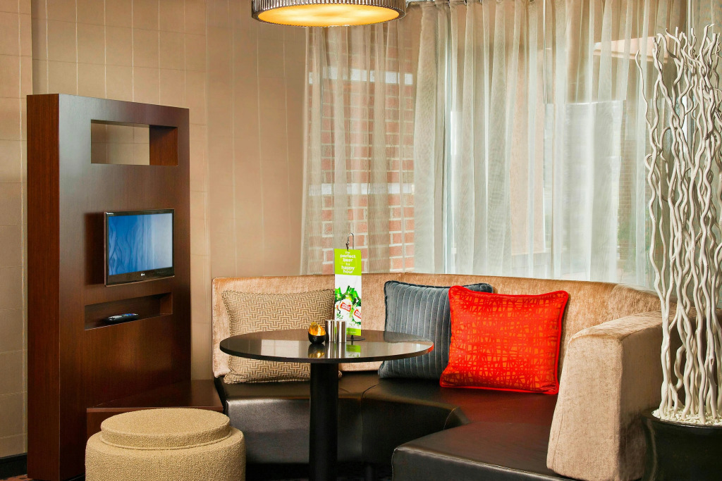 Courtyard by Marriott Dulles Town Center