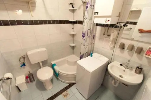 Redhill Apartments