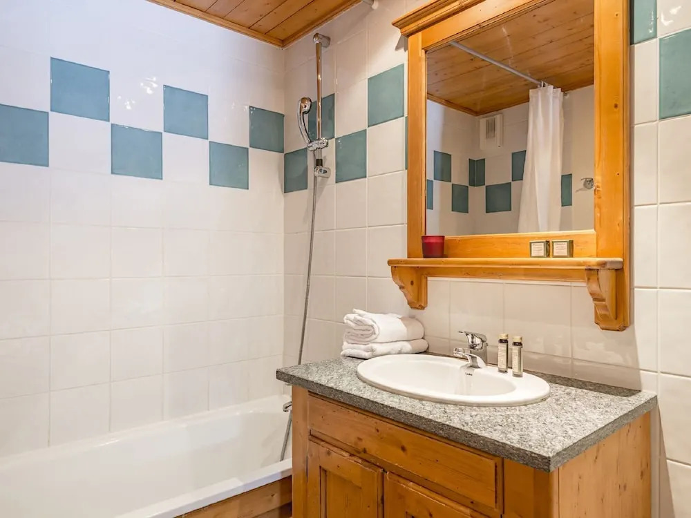 Cozy Apartment Located Just 100 m. From the Slopes of Plagne