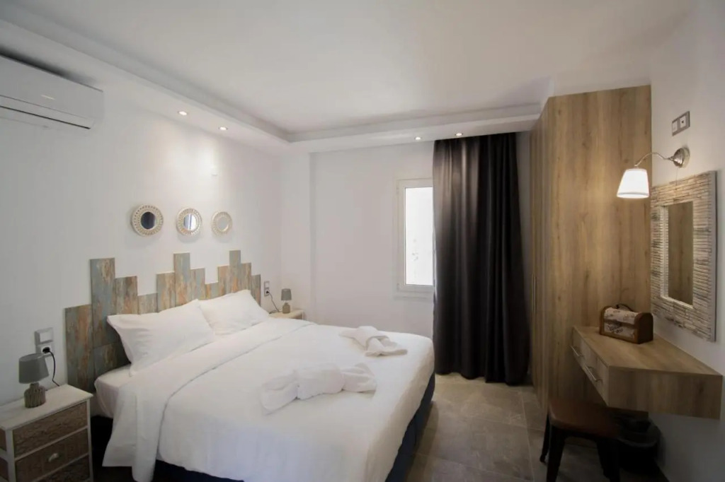 Semes Luxury Apts by Estia