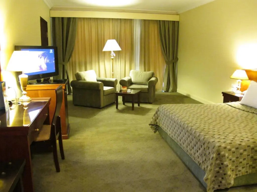Grand Pyramids Hotel